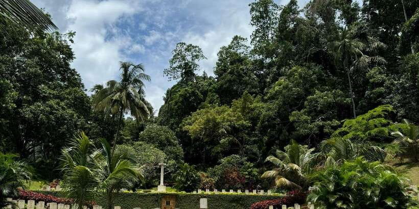 Kandy: Private Guided Tour with Local Highlights by Tuk Tuk - Starting at the Sacred Temple of the Tooth