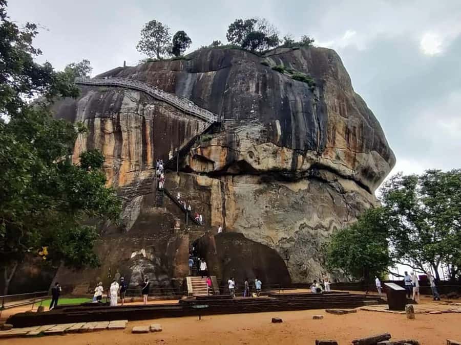 Kandy: Sigiriya and Dambulla Day Trip with Tuk Tuk Ride - Leaving Kandy by private tuk-tuk