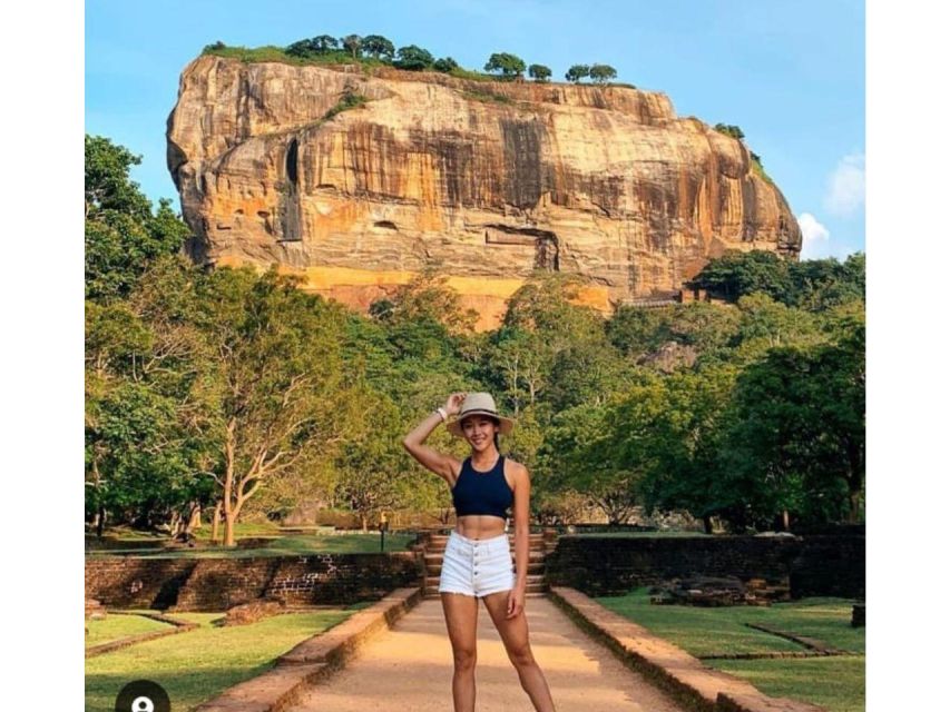 Kandy to Sigiriya Day Tours Tuk Tuk by Local - Lake views around Kandalama and Thalkote