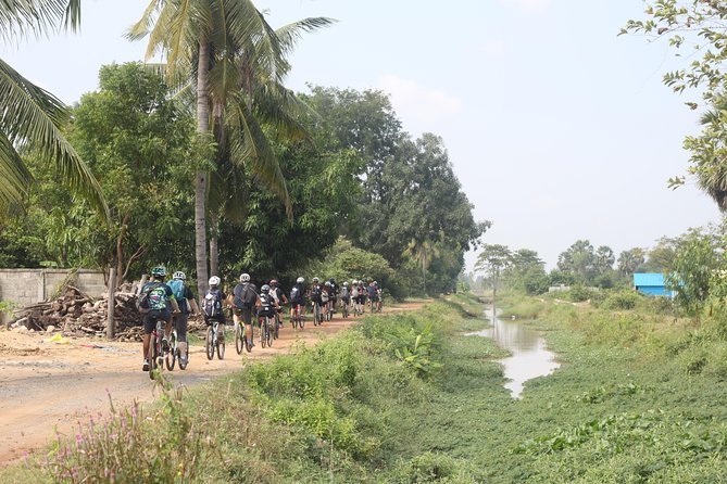 Killing Field & Paddy Rice Fields Tuk Tuk Adventure - Tonle Bati, rice paddies, and Ta Prohm