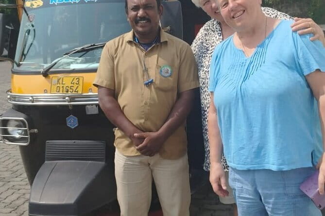 Kochi Exclusive Local Sightseeing Tuk-Tuk Tour - Spice shopping with a practical warning