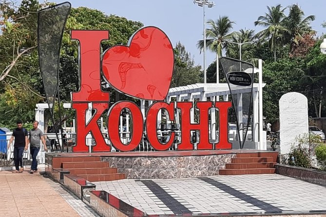 Kochi private Tuk-Tuk (Auto Rickhaw) Tour - The Chinese fishing nets by the water