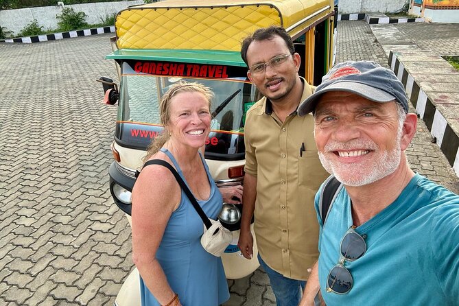 Kochi’s Best TukTuk Sightseeing Tour with Local Driver - St. Francis Church and the Dutch Cemetery