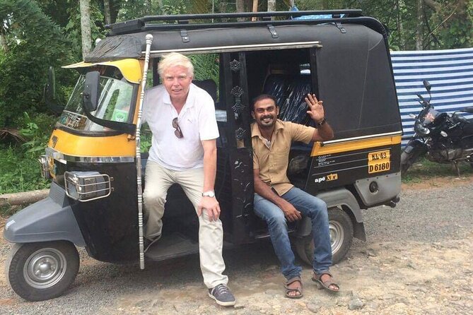 Kochi Tuk-Tuk Tour with Pickup From Cruise Ships - Meeting your driver outside the cruise terminal