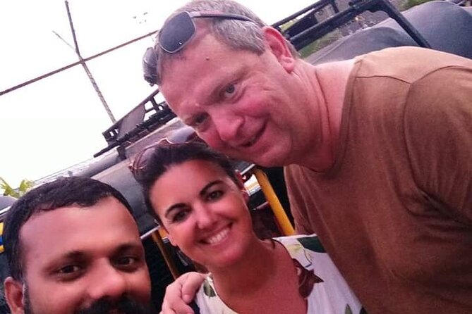 KOCHI Tuk-tuk tours with Pickup from Cruise Ships - Paradesi Synagogue, spices, and the Jain Temple