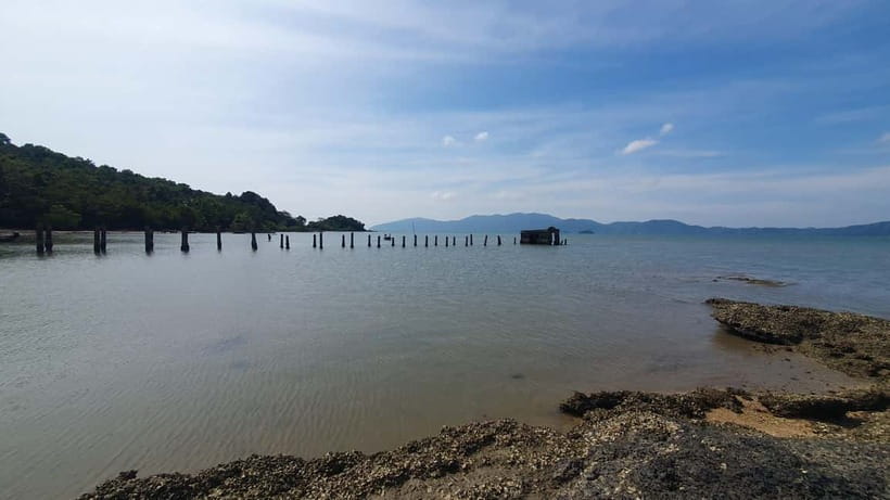 Koh Lanta Cultural Tuk-Tuk Tour: Old Town, Batik & Mangroves - The local touch, and its limits