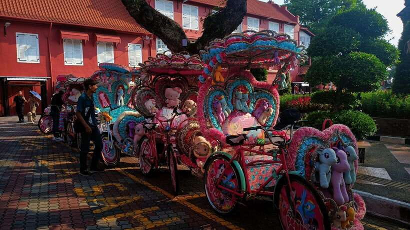 Kuala Lumpur: Private Malacca Night Tour w/Cruise & Trishaw - Climbing St. Paul’s Hill