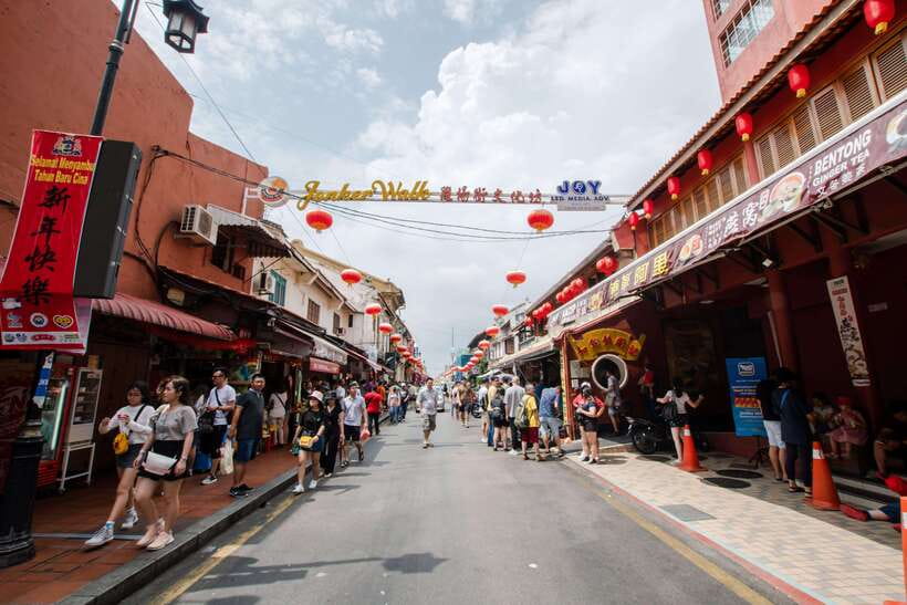 Kuala Lumpur: Private Malacca Night Tour w/Cruise & Trishaw - Chinatown and Jonker Walk after dark