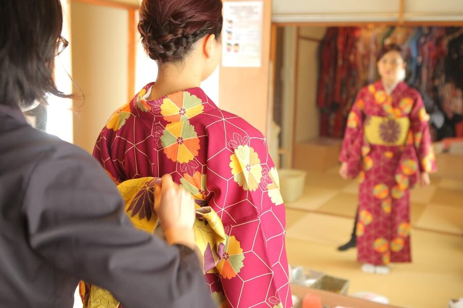 Kyoto:Kiyomizu-dera Temple Rent a kimono and ride a rickshaw - What $83 gets you