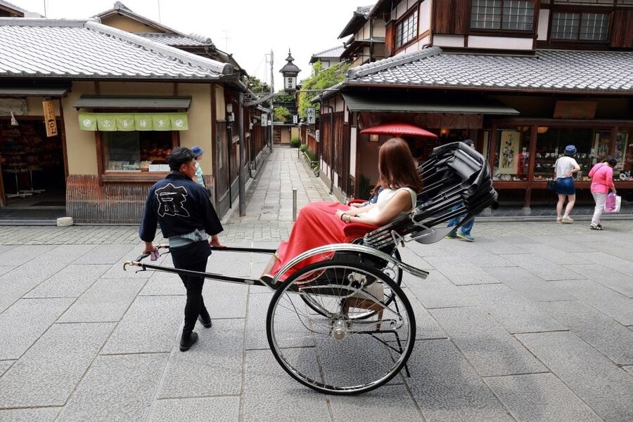 Kyoto: Private Rickshaw Tour of Gion and Higashiyama Area - Starting beside Kodaiji Temple