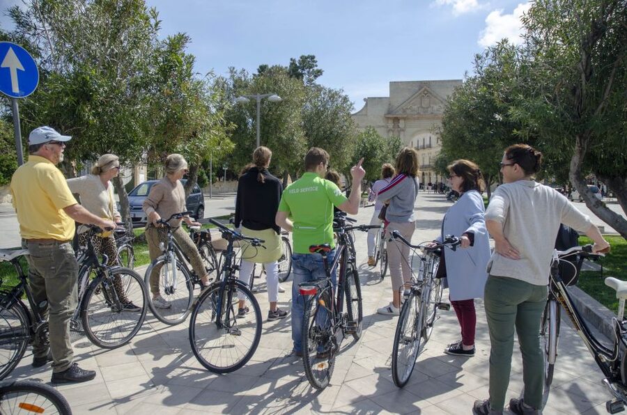 Lecce: City Highlights Guided Tour by Rickshaw - Price, timing, and what you receive