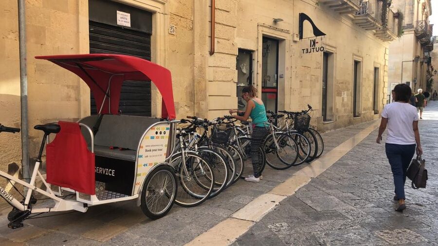 Lecce: City Highlights Guided Tour by Rickshaw - The guides make the difference