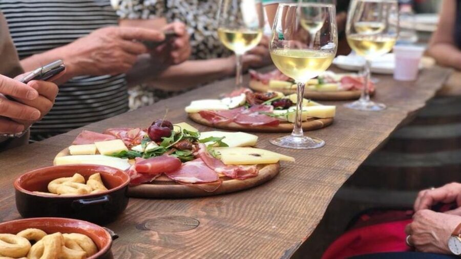 Lecce: Guided Tour & Wine Tasting by Rickshaw - Why a rickshaw works well in Lecce