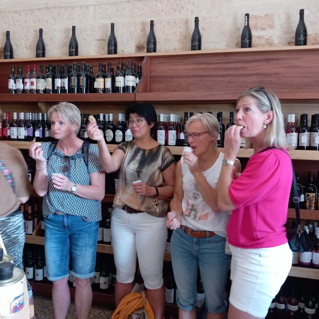 Lecce: Guided Tour & Wine Tasting by Rickshaw - Three Apulian wines with a cellarman