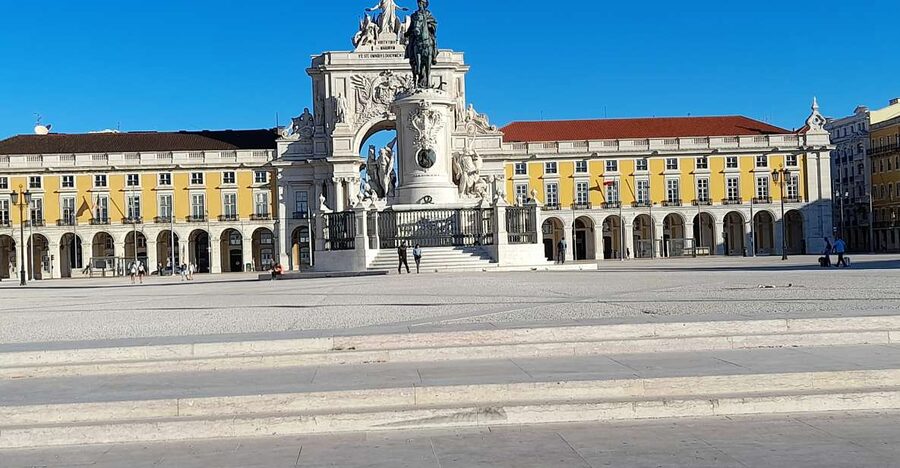 Lisbon: 2 hours Private City Highlights Tuk-Tuk Tour for two - Starting at the Hard Rock Cafe
