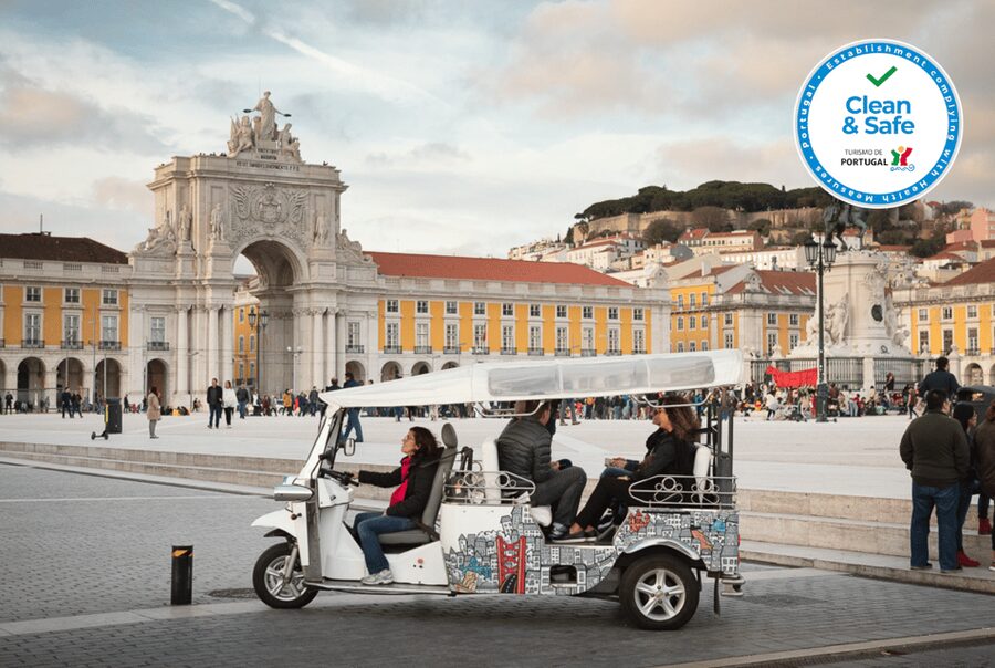 Lisbon: 2h Old Lisbon Tuk Tuk Tour - Baixa and the climb toward Lisbon Cathedral