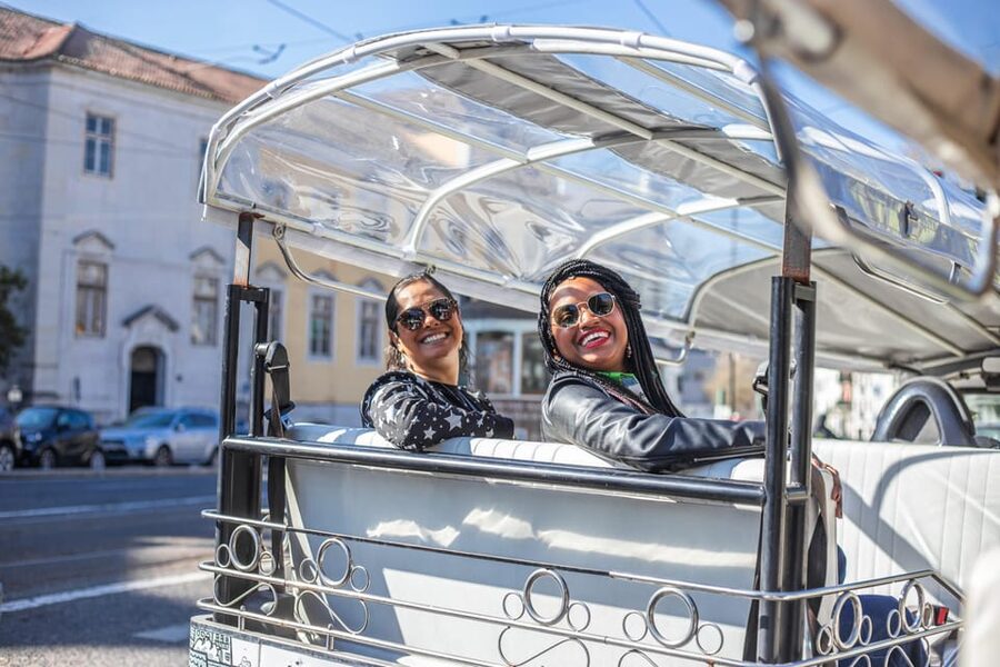 Lisbon: 2h Old Lisbon Tuk Tuk Tour - Ending at São Pedro de Alcântara