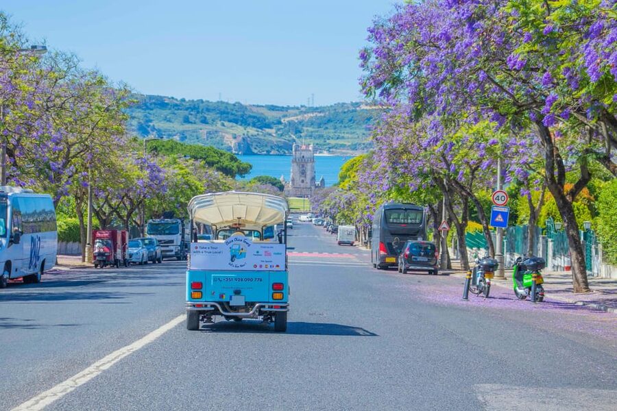 Lisbon: 2h or 4h Private TukTuk Tour with a True Local Guide - Mouraria, Castelo, and the old streets