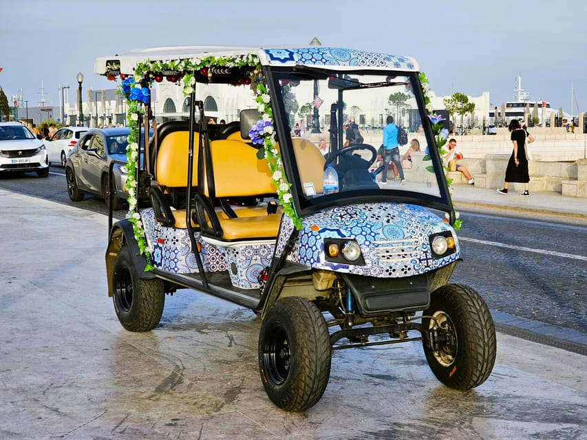 Lisbon: Alfama tour by tuktuk private, up to 90 min - What the private tuk-tuk format changes