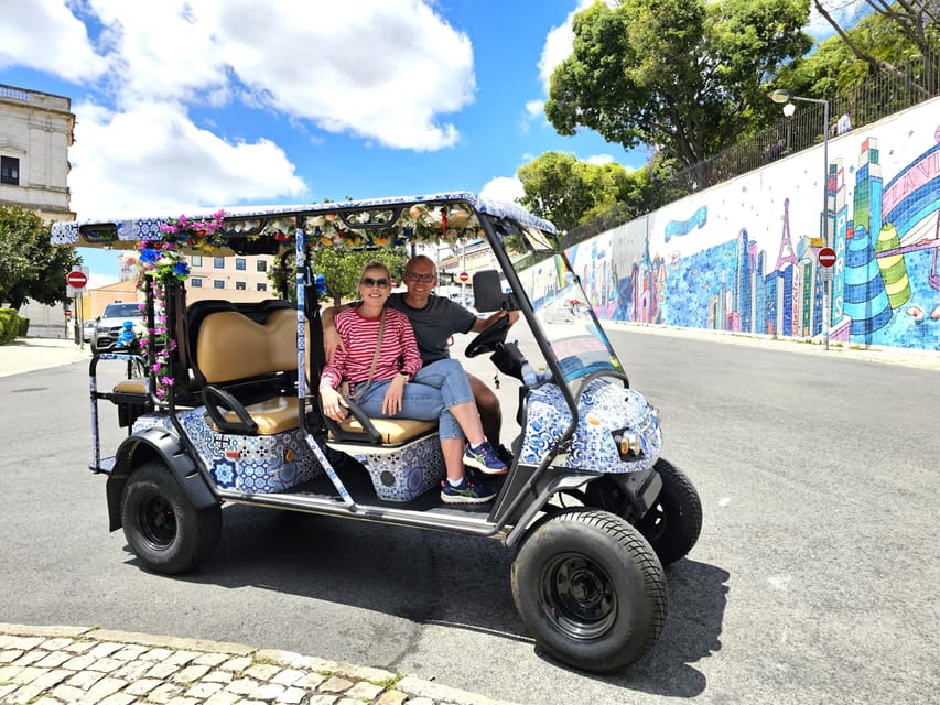 Lisbon: Alfama tour by tuktuk private, up to 90 min - Lisbon Cathedral and the first climb into Alfama