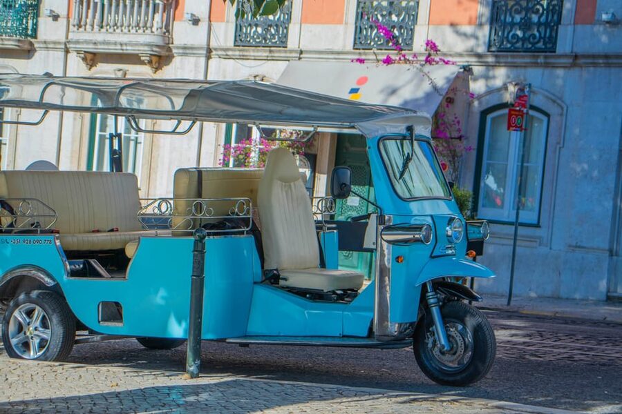 Lisbon: All Viewpoints Tuk-Tuk Tour with a True Local Guide - Santa Justa Lift and the downtown streets
