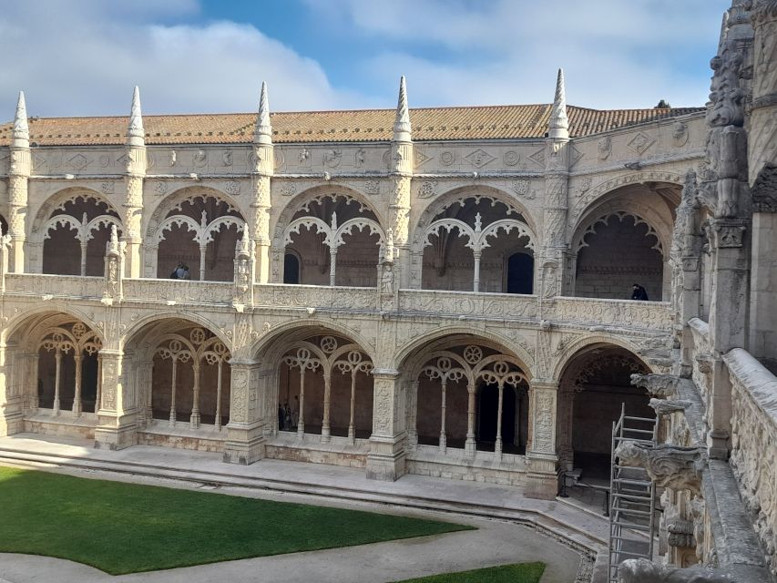 Lisbon: Belem Private Tuk-Tuk Tour for 2 hours - Timing, walking, and what is not included