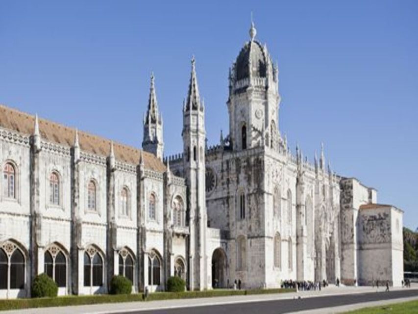 Lisbon: Belem Private Tuk-Tuk Tour for 2 hours - Jerónimos Monastery and Portugal’s Manueline style