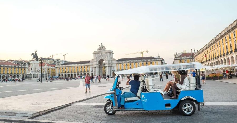 Lisbon by Tuk Tuk Guided Tour: City of Neighborhoods - Senhora do Monte and the Best Panorama