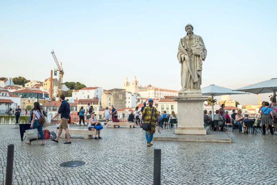 Lisbon by Tuk Tuk Guided Tour: City of Neighborhoods - Cathedral, Santo António, and São Jorge Castle