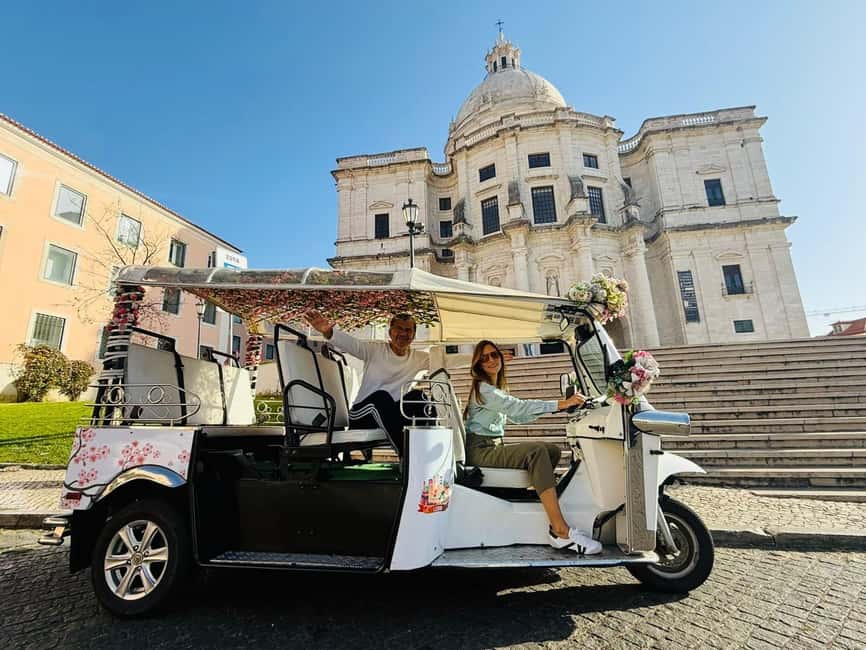Lisbon: City Tour by Tuk Tuk with Free Souvenir - Santa Luzia and Portas do Sol: two classic views
