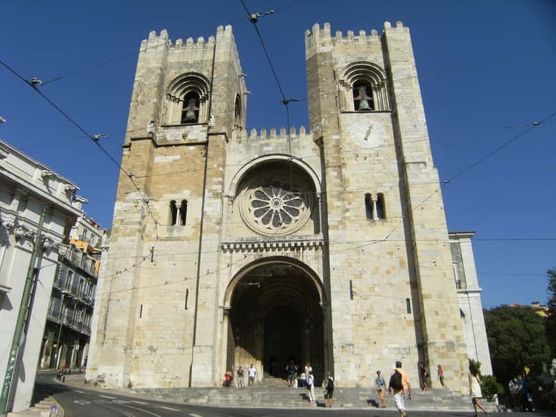 Lisbon: City Tuk-Tuk Guided Tour with Hotel Pickup - Chiado, the riverfront, and Pink Street