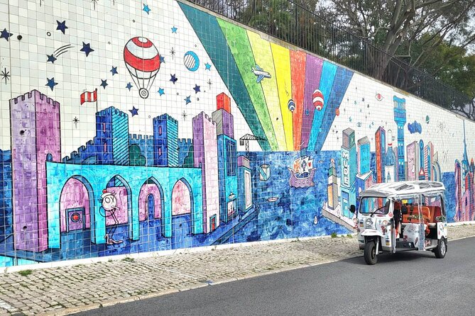 Lisbon Complete Tour! Eco TukTuk Private Guided - Two central viewpoints and the earthquake ruins