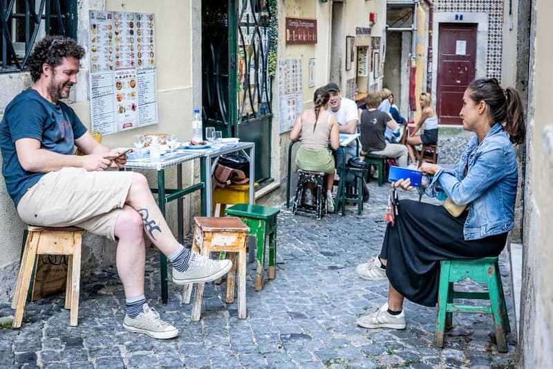 Lisbon: Food Tasting Tour by Tuk Tuk with 2 Stops - Graça and the value of a good viewpoint