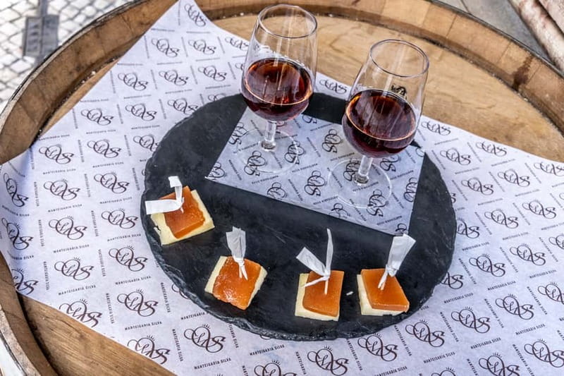 Lisbon: Food Tasting Tour by Tuk Tuk with 2 Stops - What the food is really like
