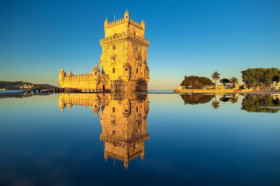 Lisbon: Guided Eco Tuk Tuk sightseeing tour - Lisbon Cathedral and São Vicente de Fora