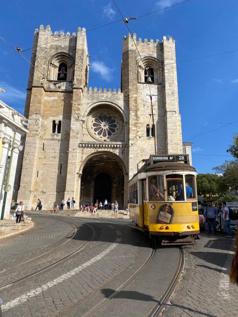 Lisbon: Half Day Complete City Highlights Tour by Tuk Tuk - From Rossio to Commerce Square