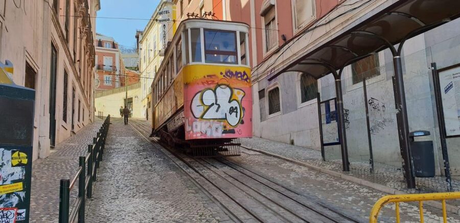 Lisbon: half day guided sightseeing tour by tuk tuk - A custard tart stop in Belém
