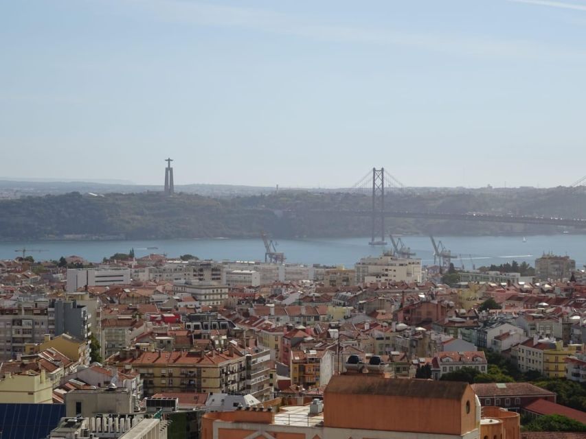 Lisbon: half day guided sightseeing tour by tuk tuk - Starting at Lisbon Cathedral