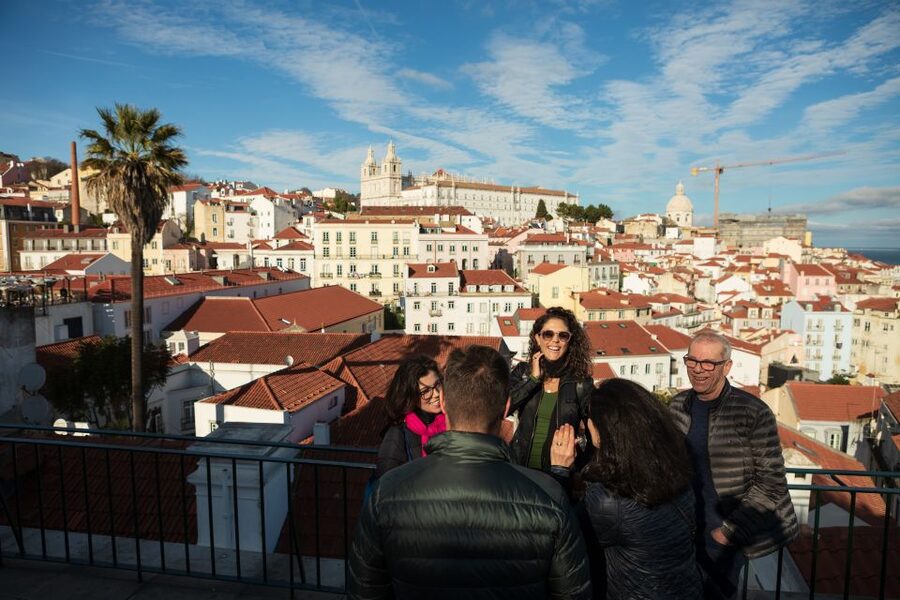 Lisbon: Half-Day Private Guided Tuk-Tuk Tour - What the guides add to the experience