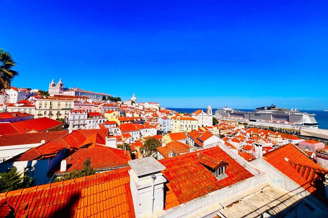 Lisbon Historic Tuk Tuk Adventure with Free Polaroid Pictures - Santa Luzia and Portas do Sol