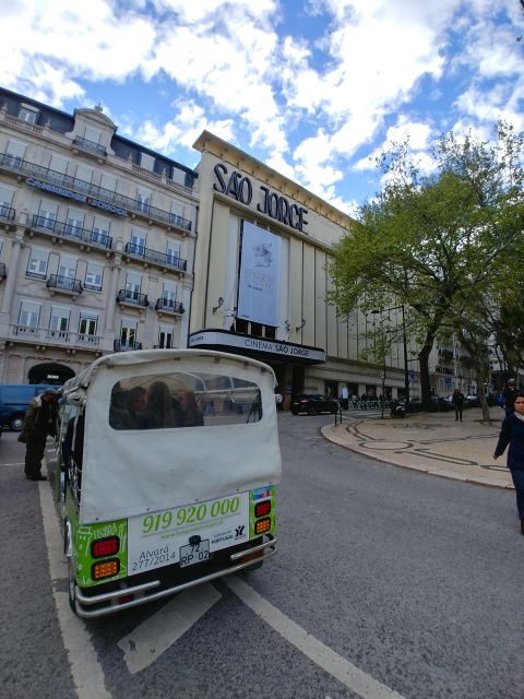 Lisbon Iconic Highlights in 2H00 : Private Tuk-Tuk Tour - The Fado Museum and Alfama’s Narrow Streets
