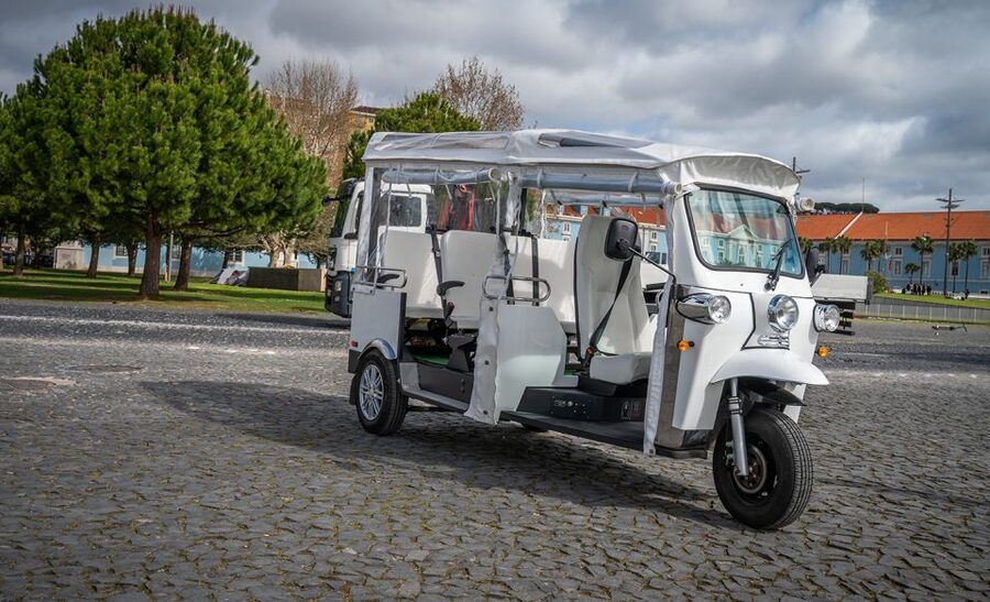 Lisbon: Old Town City Tour by Private Tuktuk - Santa Luzia and Portas do Sol: two classic Alfama views