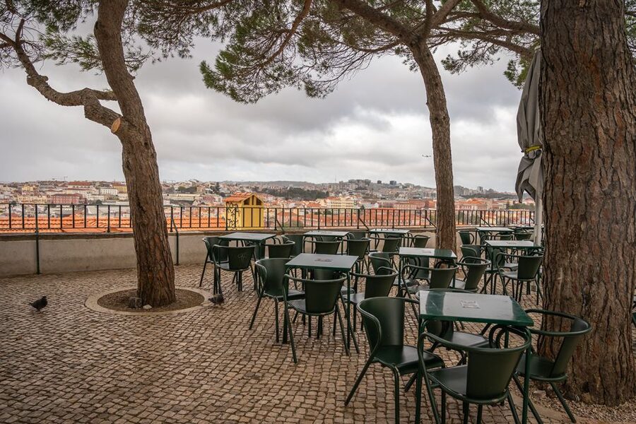 Lisbon: Old Town City Tour by Private Tuktuk - São Vicente, the Pantheon, and the flea market