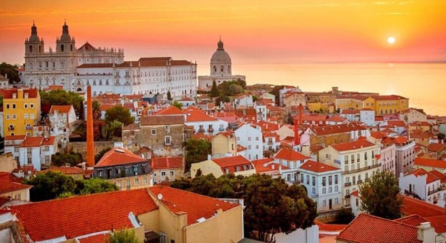 Lisbon: old town sightseeing Tuk-Tuk Tour - A fast introduction to Lisbon’s steep old quarters