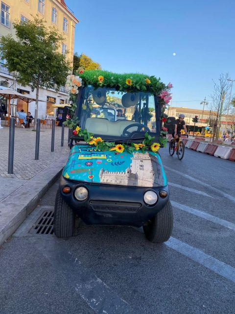 Lisbon: old town sightseeing Tuk-Tuk Tour - Fado Museum, flea market, and the ride back
