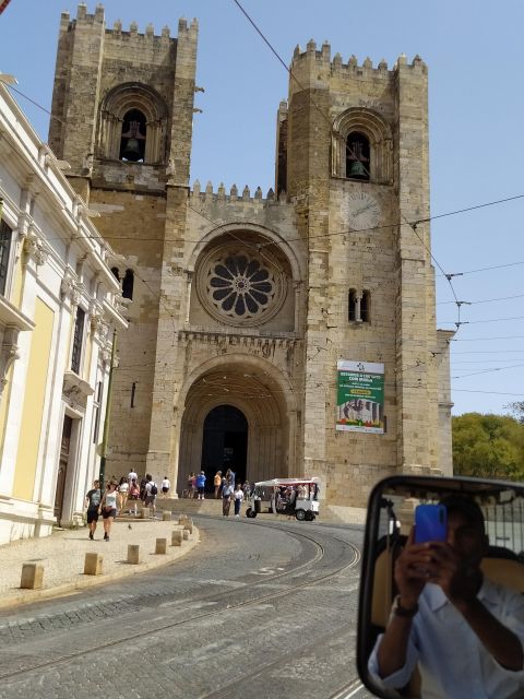Lisbon Old Town sightseeing with tuk tuk - Key points at a glance