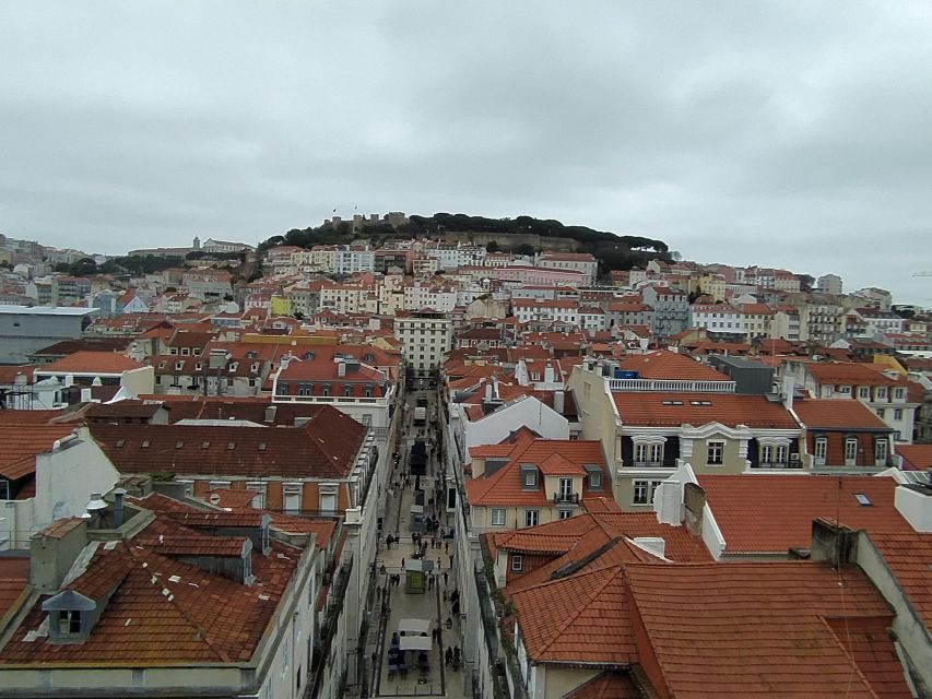 Lisbon Old Town sightseeing with tuk tuk - Lisbon Cathedral and the first look at Alfama