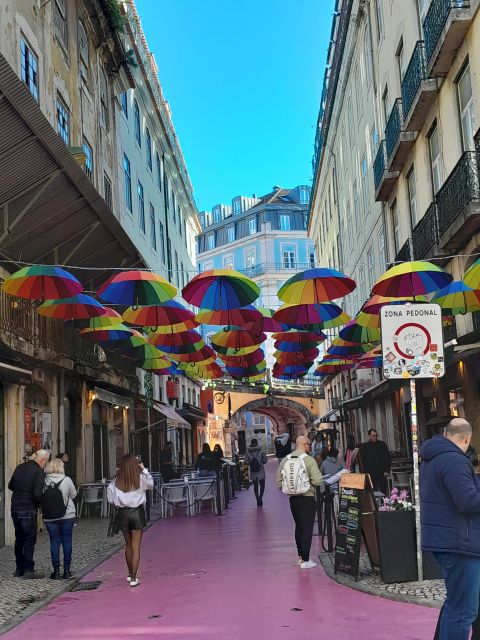 Lisbon Old Town sightseeing with tuk tuk - Starting at Time Out Market or Hard Rock Cafe