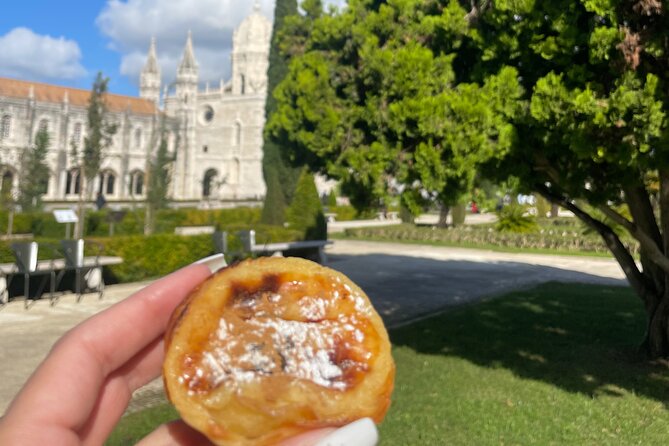 Lisbon Old Town Tour by Tuk Tuk with Local Guide - Saint Vincent, the National Pantheon, and Alfama