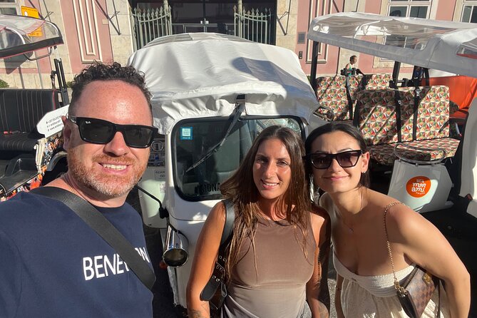 Lisbon Old Town Tour by Tuk Tuk with Local Guide - What the guide adds to the experience